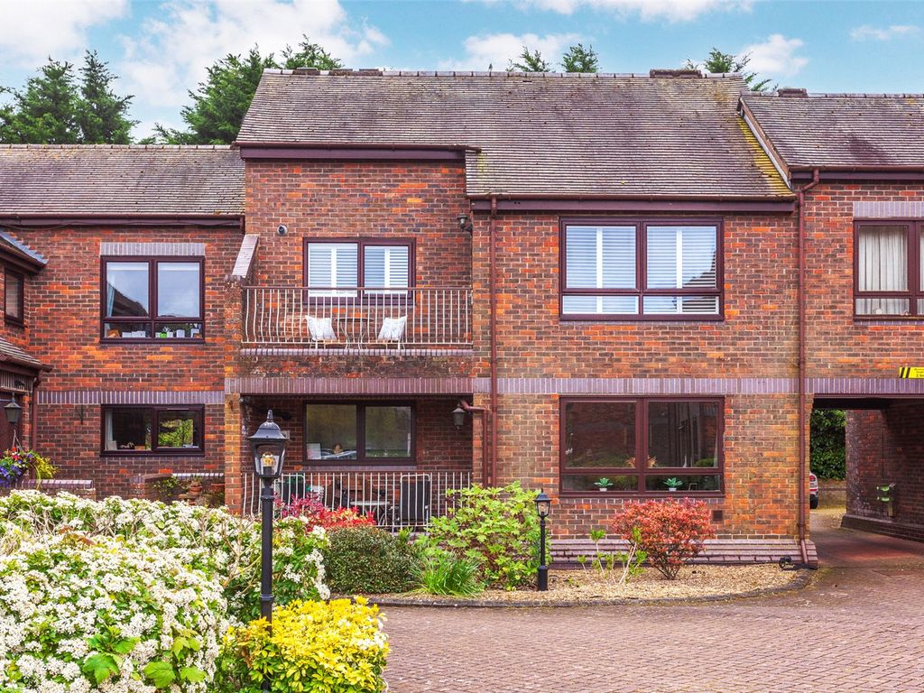 2 bed flat for sale in Rivermead Court, Marlow Bridge Lane, Marlow