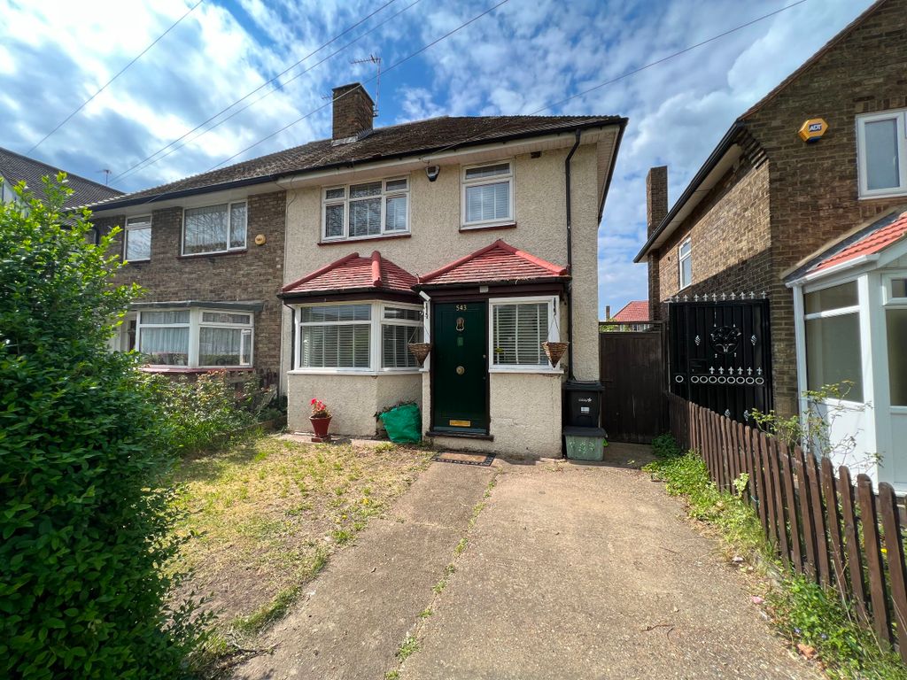 4 bed semidetached house for sale in Longbridge Road, Barking IG11, £