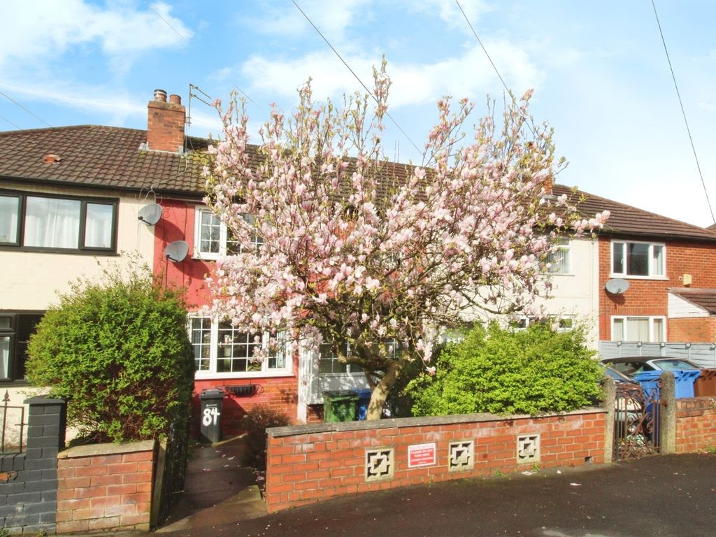 3 bed semidetached house for sale in Fovant Crescent, Stockport