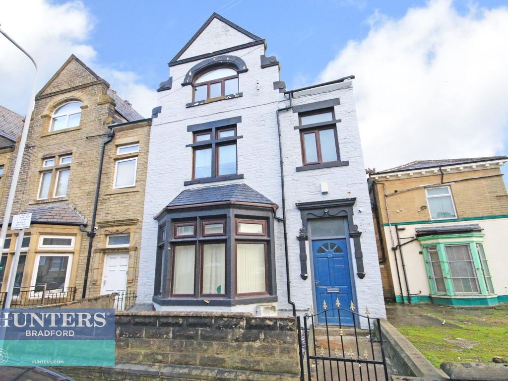 Room to rent in Claremont Villas, Claremont Terrace Bradford BD5, £475