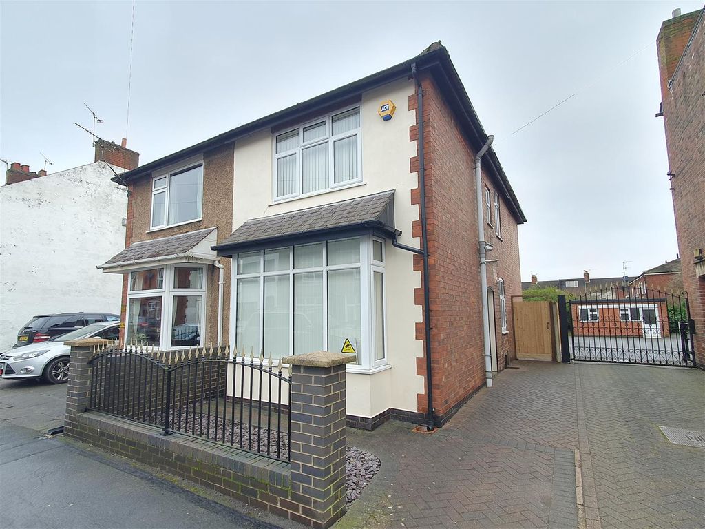 3 bed semidetached house for sale in Bakewell Street, Coalville