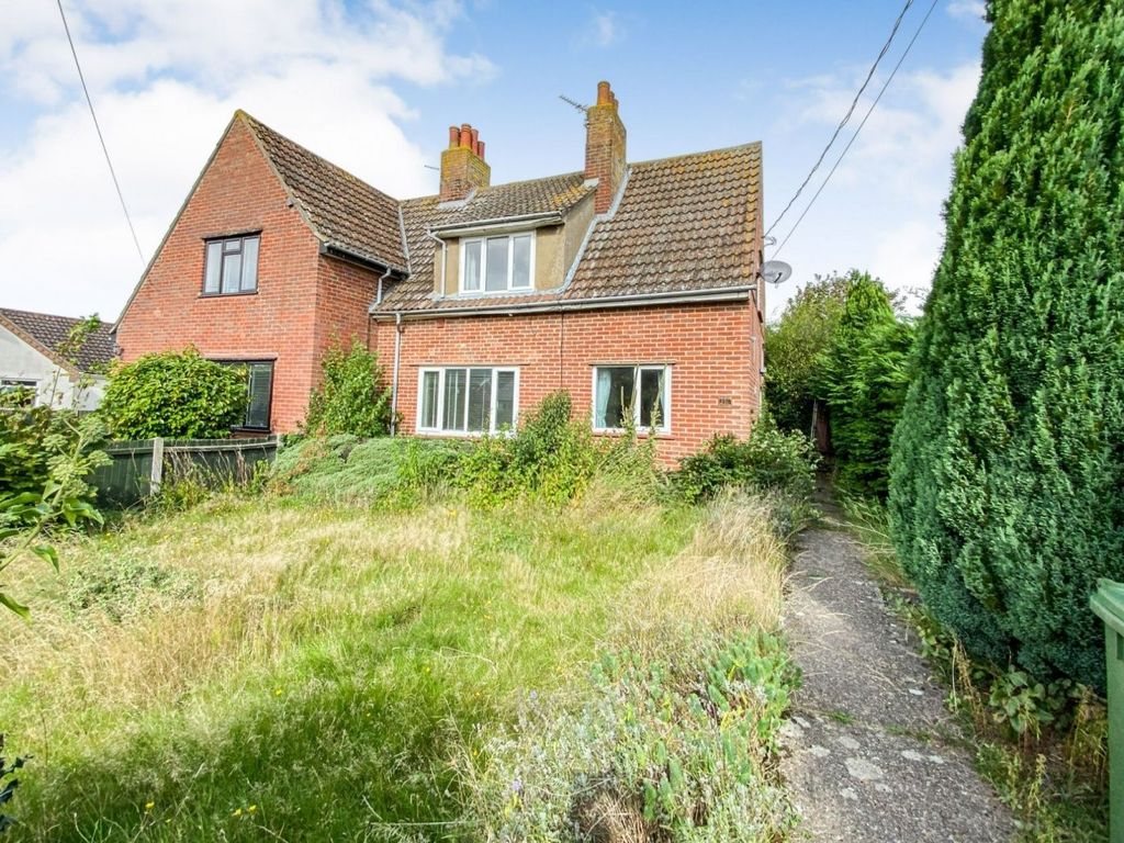 3 bed property for sale in 20 Chapel Road, Hainford, Norwich, Norfolk