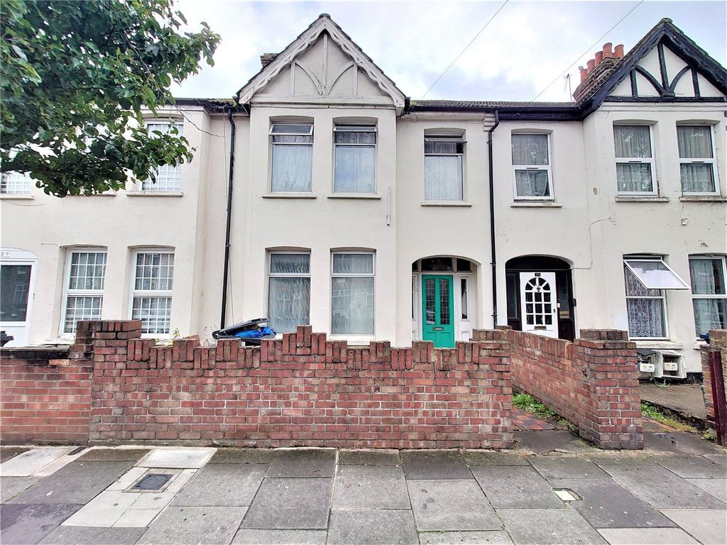 3 bed terraced house for sale in Adelaide Road, Southall, Greater