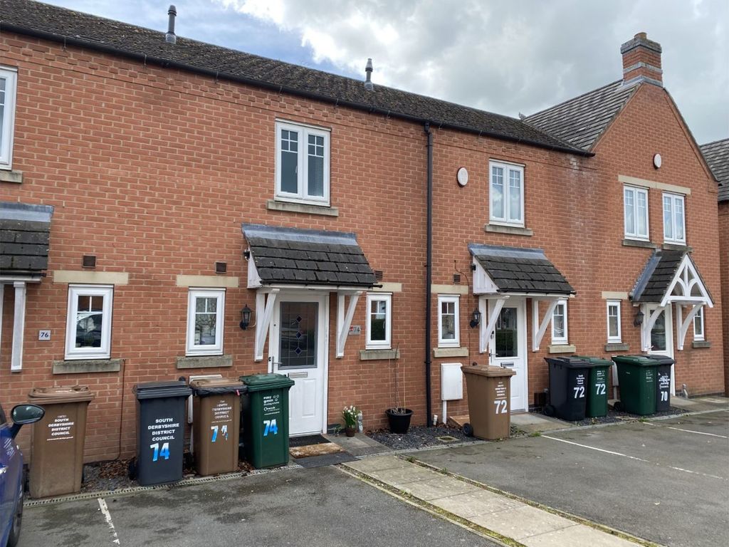 2 bed town house for sale in Moray Close, Church Gresley, Swadlincote