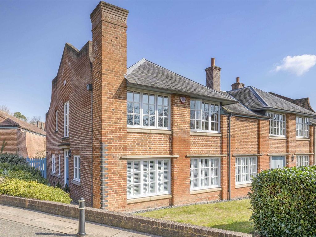 4 bed end terrace house for sale in Devey Way, Goldings, Hertford SG14