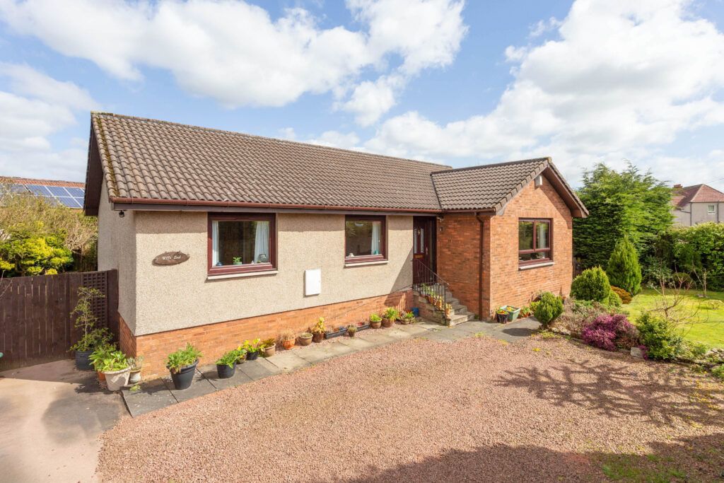 3 bed detached bungalow for sale in Wit’S End, Avonbridge FK1, £255,000