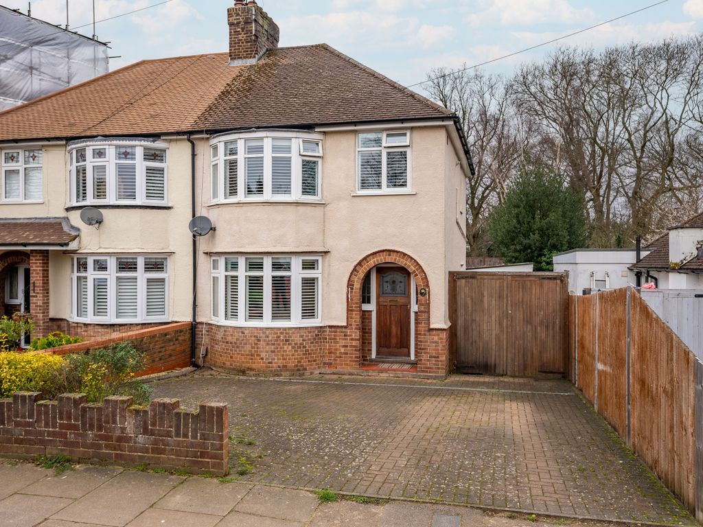 3 bed semidetached house for sale in Beech Road, St. Albans