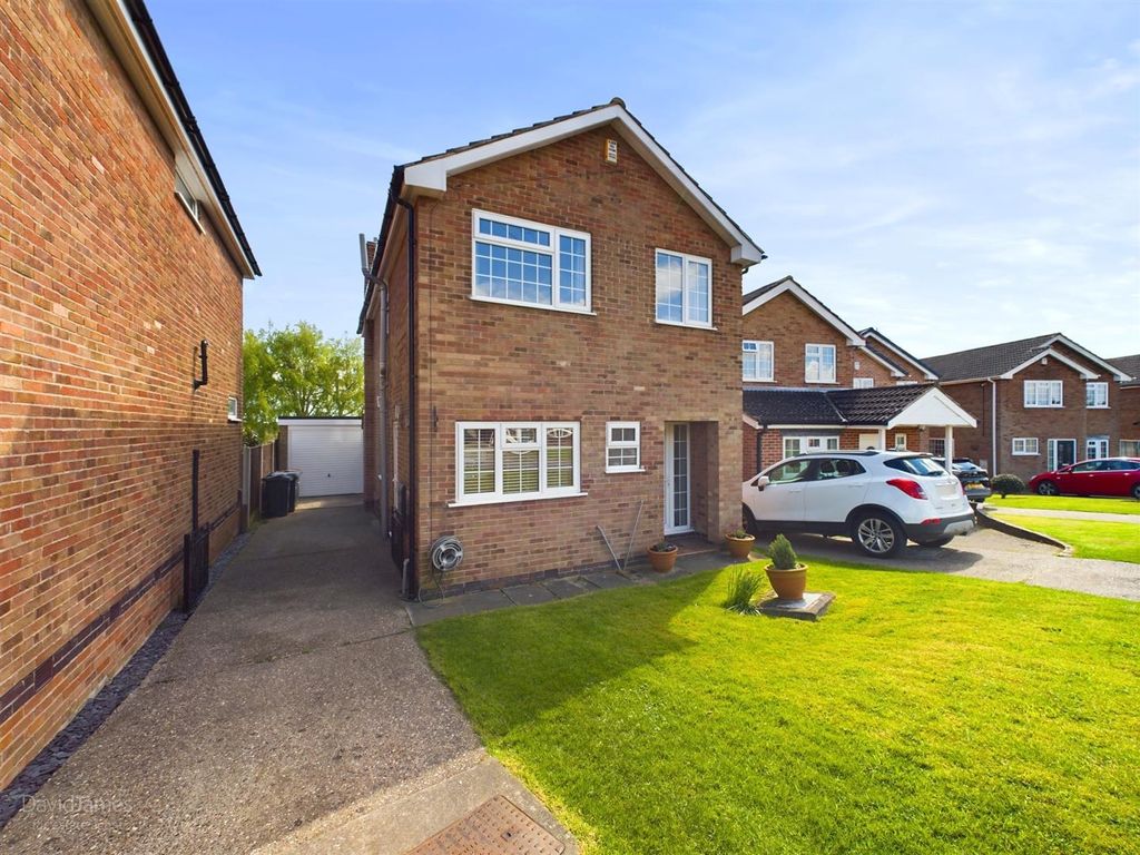 4 bed detached house for sale in Houldsworth Rise, Arnold, Nottingham