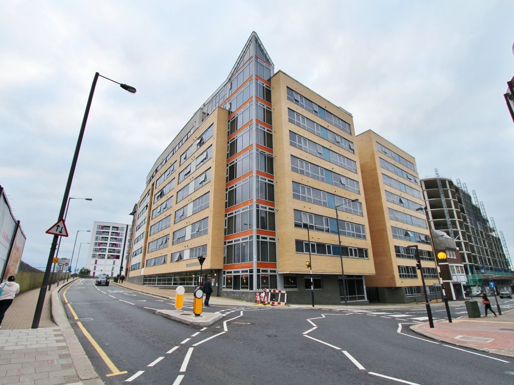 1 bed flat to rent in Roxborough Heights, Headstone Road, Harrow HA1