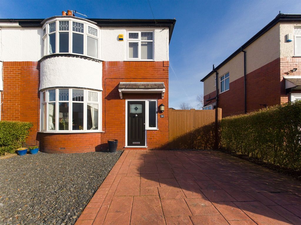 3 bed semidetached house for sale in Greyfriars Avenue, Fulwood