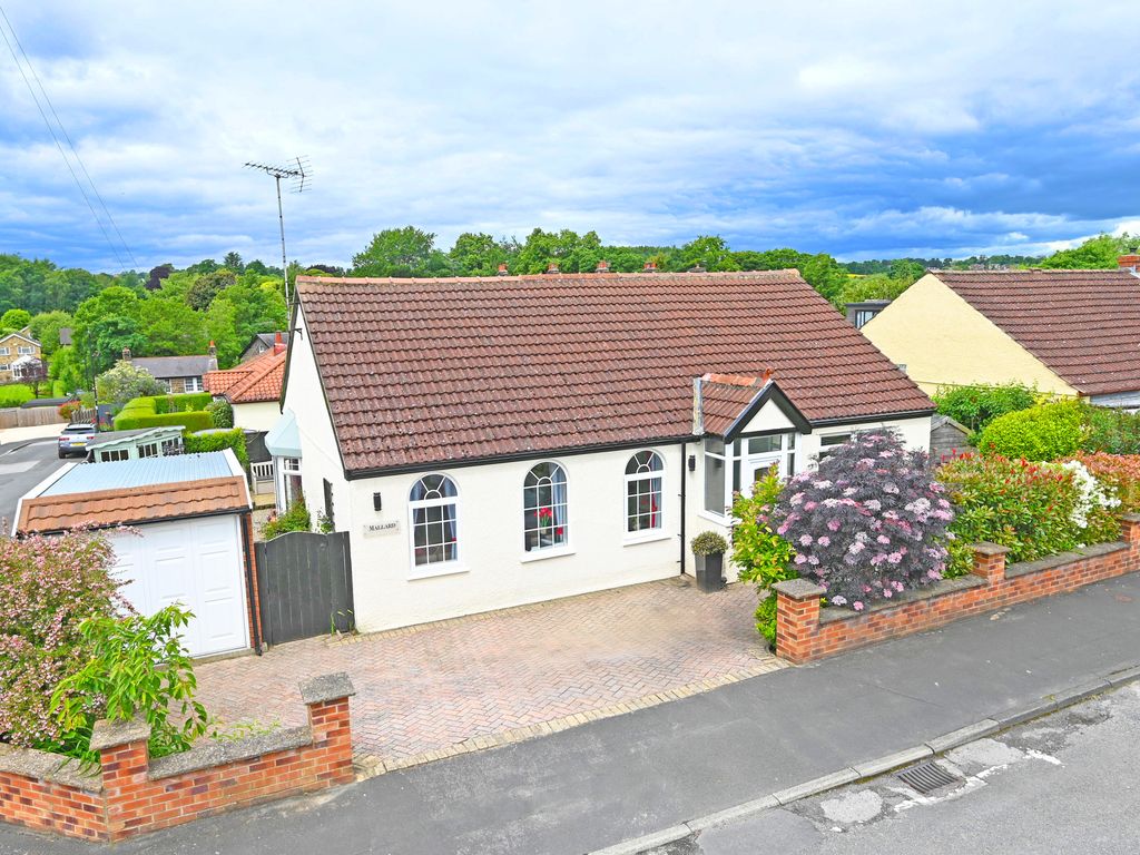 3 bed detached bungalow for sale in Pannal Avenue, Pannal, Harrogate