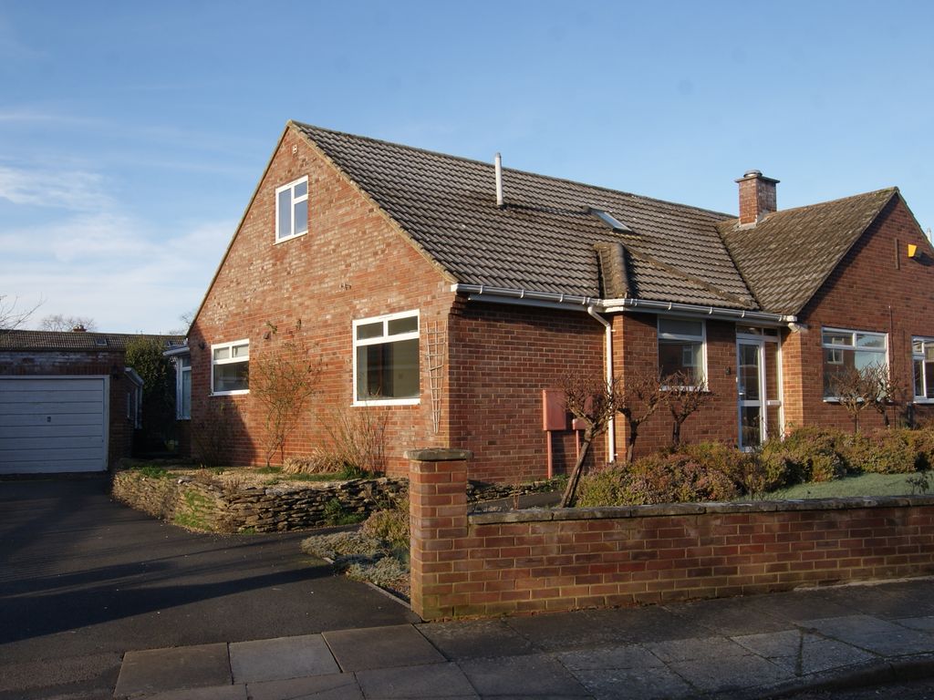 4 bed semidetached house to rent in Southcourt Drive, Leckhampton