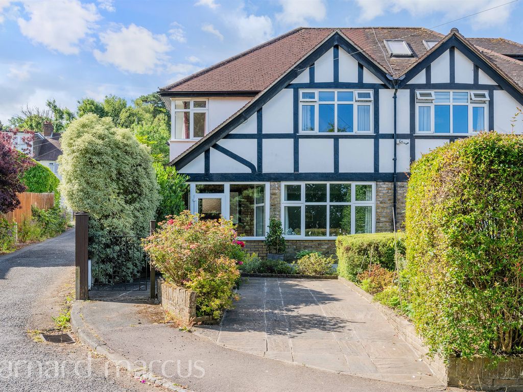 4 bed semidetached house for sale in Redstone Park, Redhill RH1, £