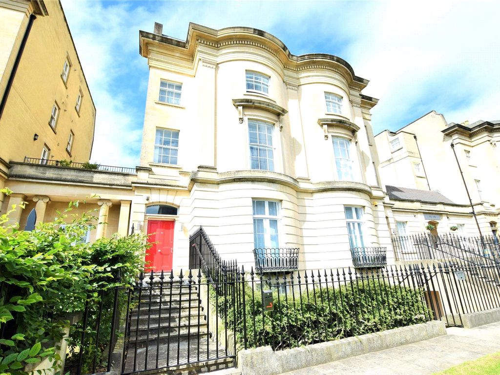 1 bed flat to rent in Kings Road, Reading, Berkshire RG1, £1,700 pcm