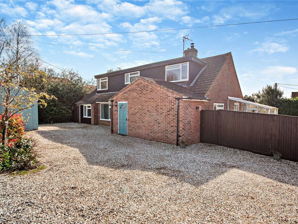 4 bed detached house for sale in Collaroy Road, Cold Ash, Thatcham