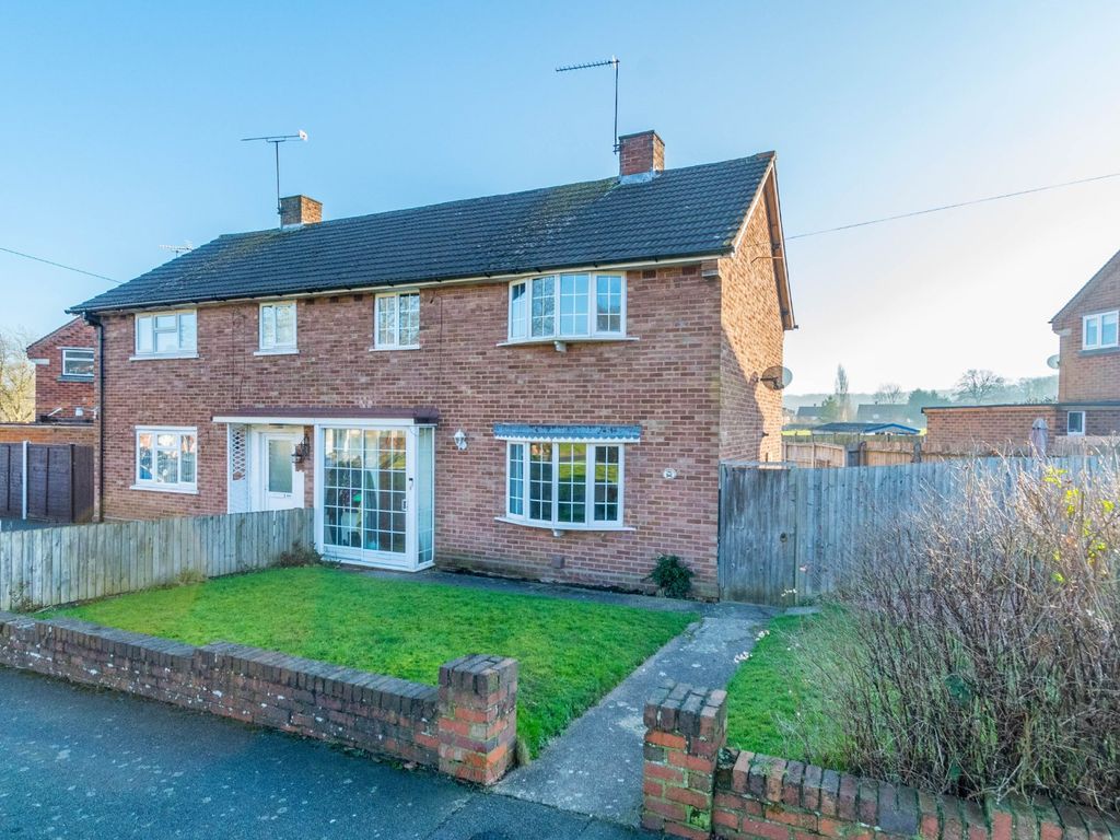 3 bed semidetached house for sale in Hawthorn Road, Batchley, Redditch