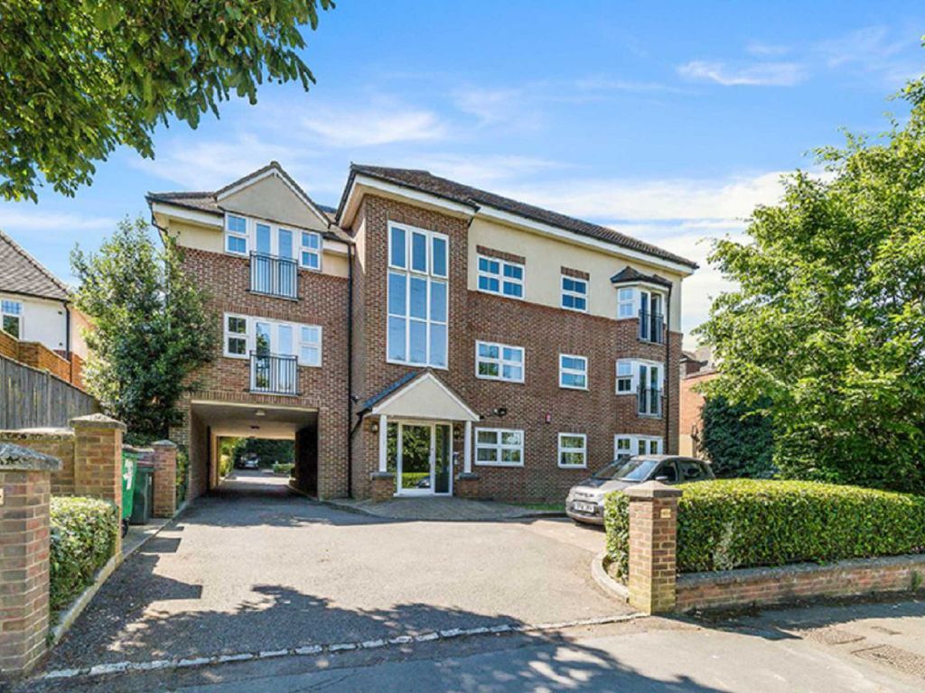 2 bed flat to rent in Eaton Road, Sutton, Surrey SM2 Zoopla
