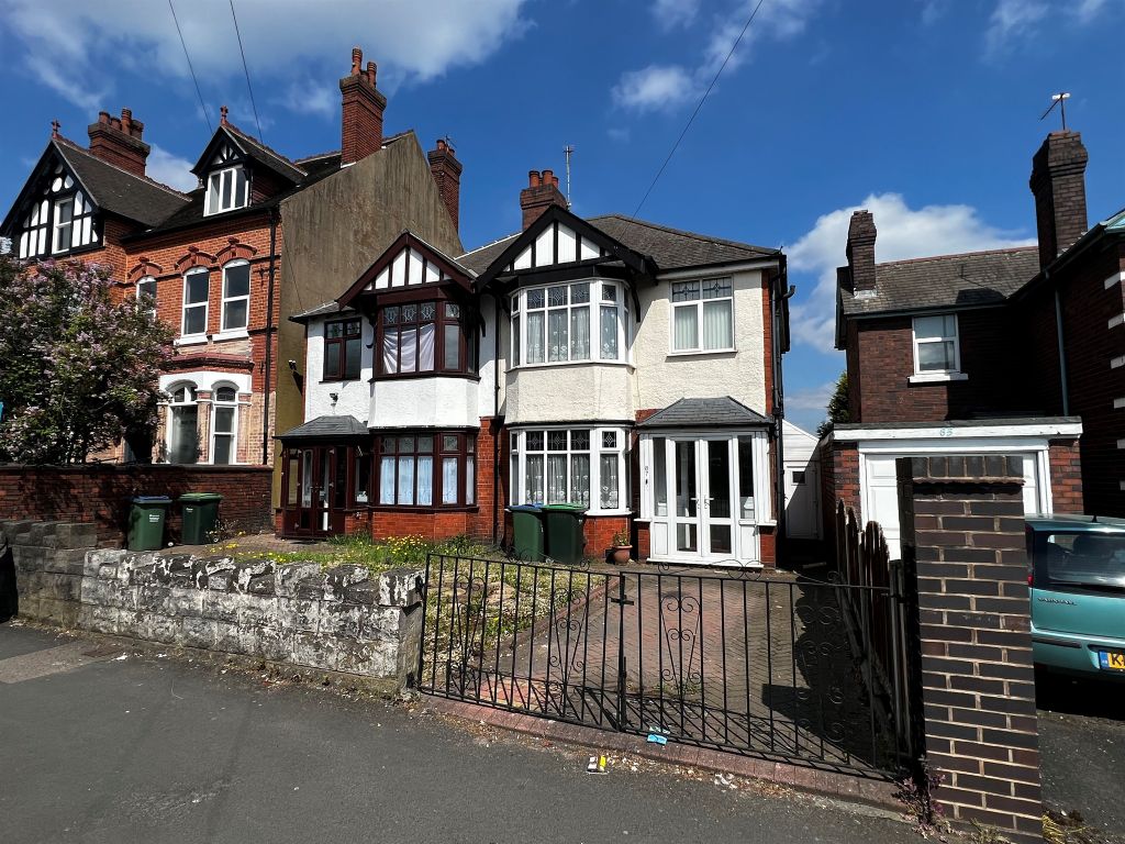3 bed semidetached house for sale in Hill Top, West Bromwich B70, £