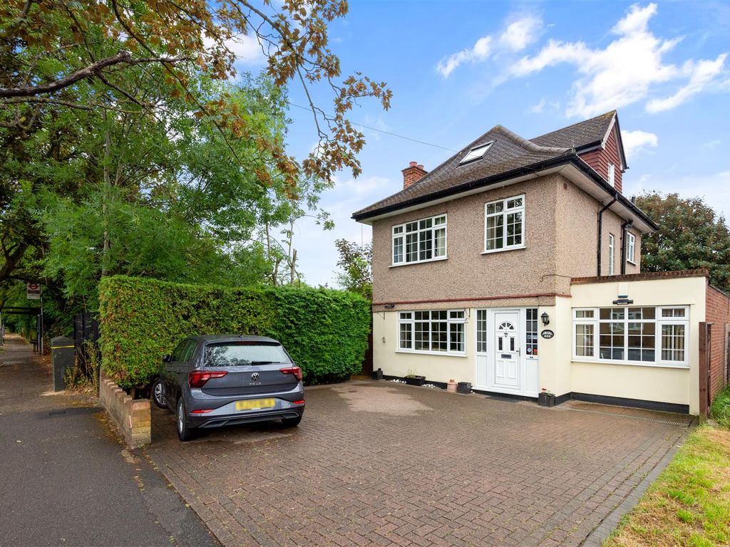 5 bed detached house for sale in Kingshill Avenue, Hayes UB4 Zoopla