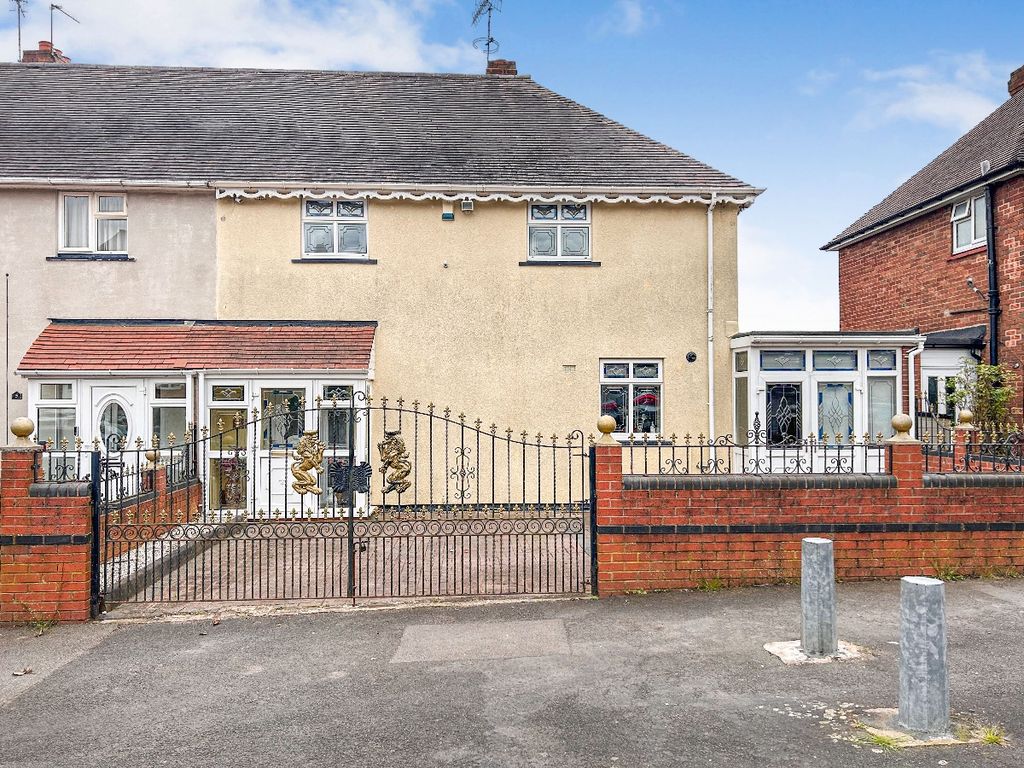 4 bed semidetached house for sale in Boundary Crescent, Dudley DY3, £