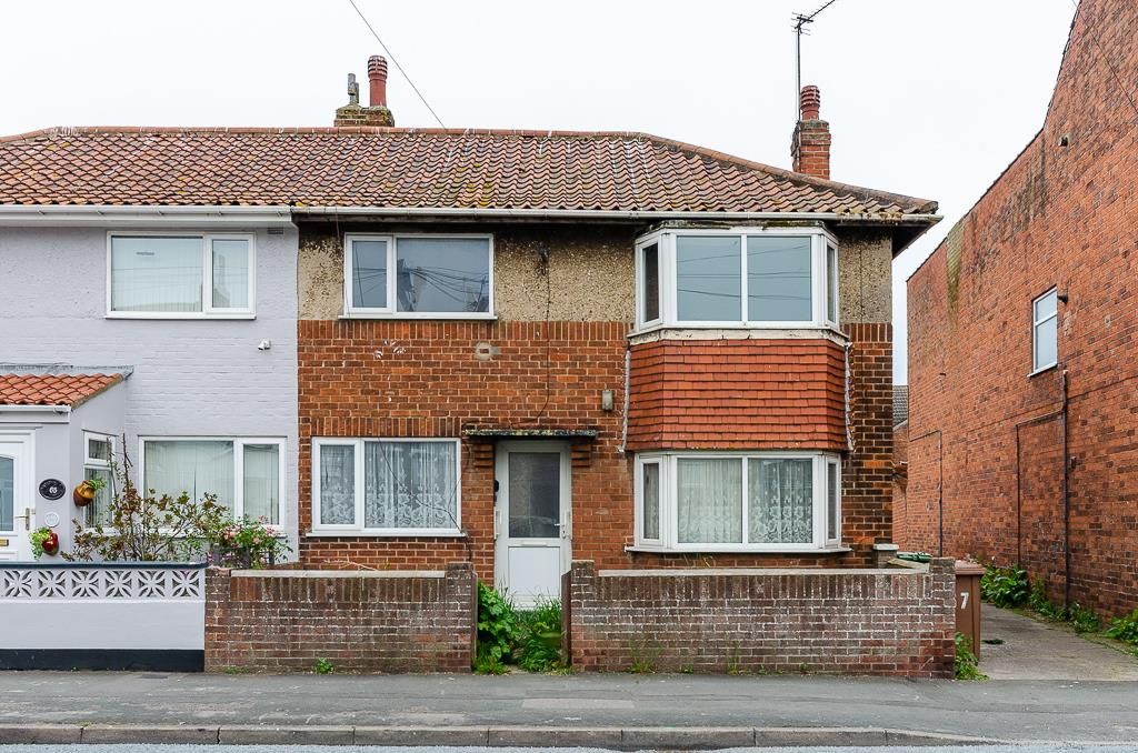 3 bed semidetached house for sale in Queen Street, Withernsea HU19