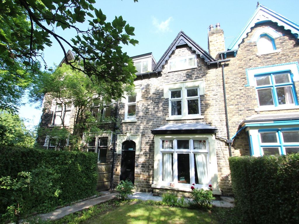 Studio to rent in Oak Road, Potternewton, Leeds, West Yorkshire, UK LS7