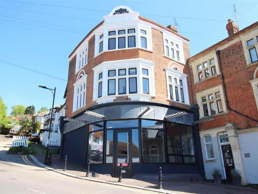 2 bed flat to rent in Leigh Park Road, LeighOnSea SS9 Zoopla