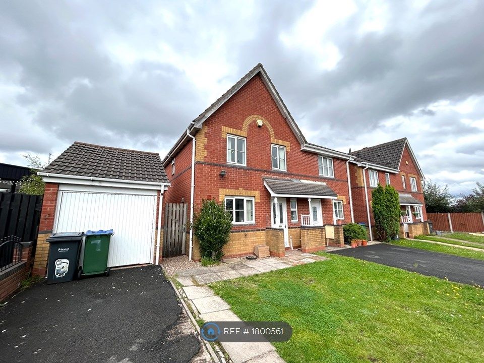 3 bed semidetached house to rent in Mansion Drive, Tipton DY4, £1,100