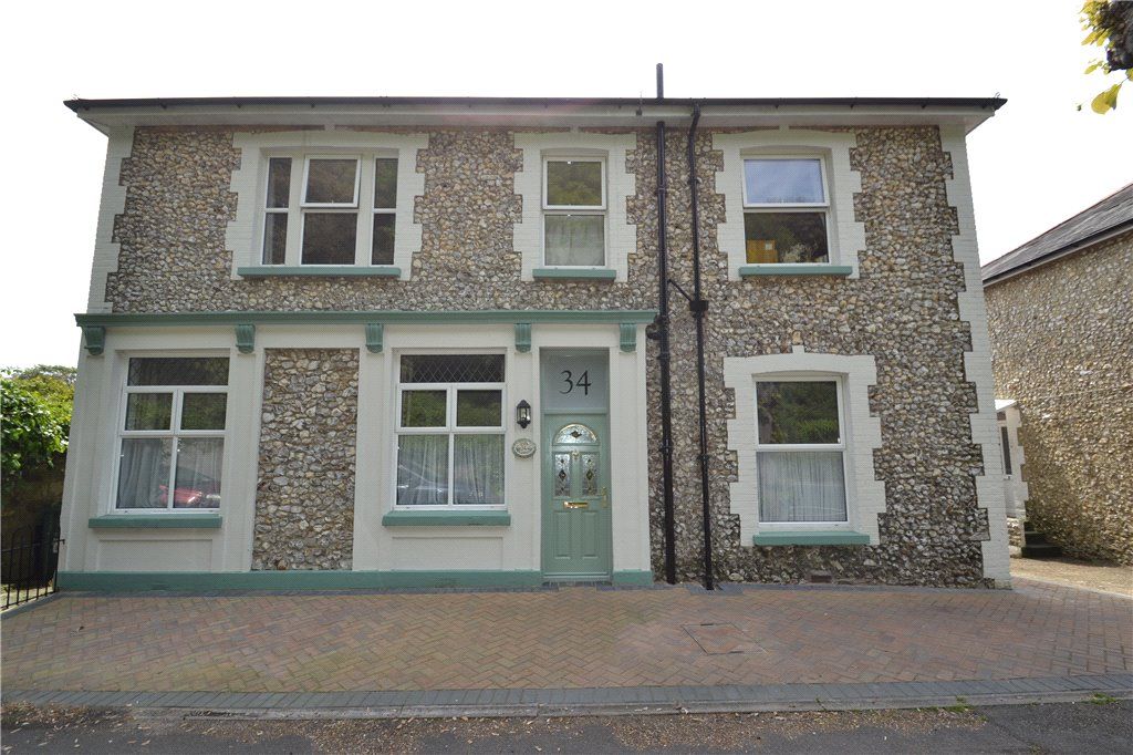 4 bed linkdetached house for sale in Mitchell Avenue, Ventnor, Isle Of