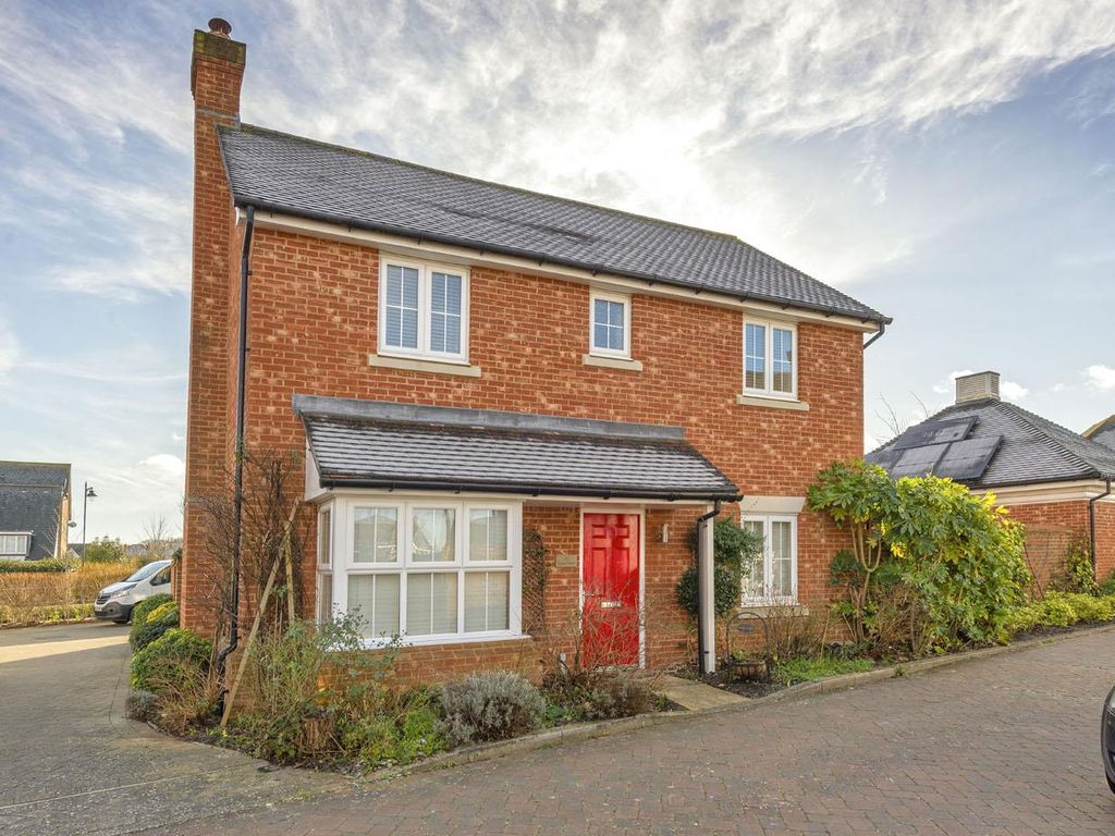 3 bed detached house for sale in Lancer Drive, Kings Hill, West Malling