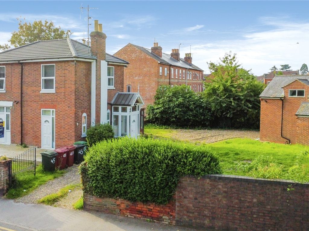 6 bed detached house for sale in Tilehurst Road, Reading, Berkshire RG1