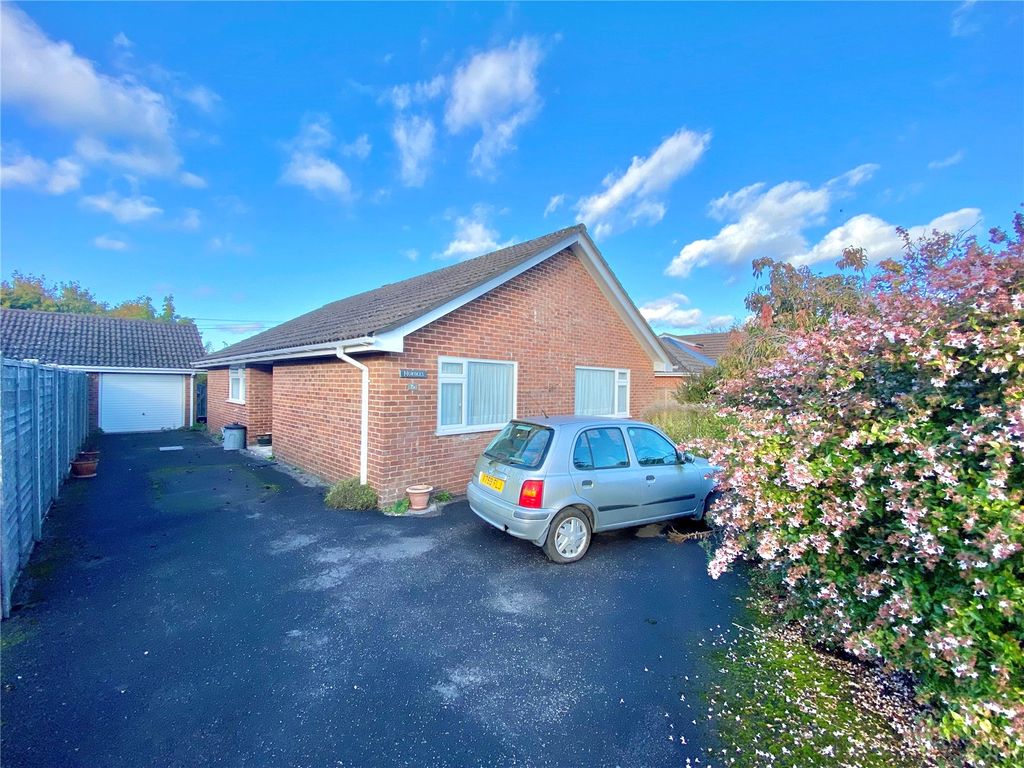 3 bed bungalow for sale in Parsonage Barn Lane, Ringwood, Hampshire