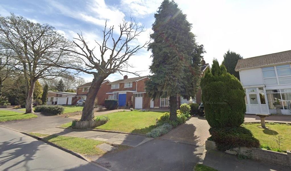 3 bed detached house to rent in Lake Avenue, Walsall WS5, £1,495 pcm