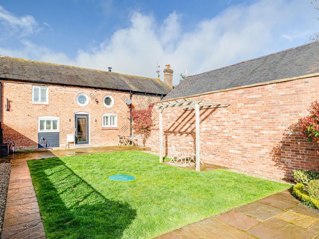 3 bed barn conversion for sale in Chorley Green Farm, Nantwich Road