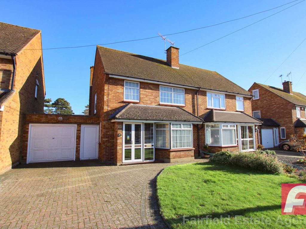 3 bed semidetached house for sale in Mallard Way, Garston WD25, £