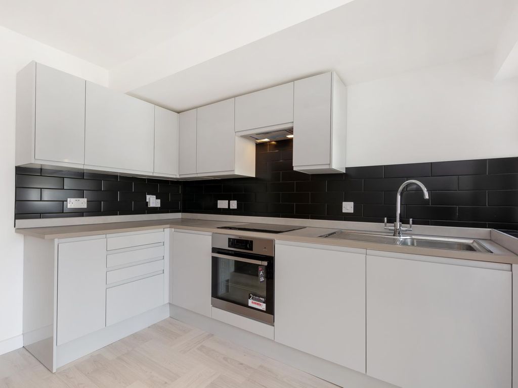 2 bed flat for sale in Maple Road, Penge SE20, £375,000 Zoopla