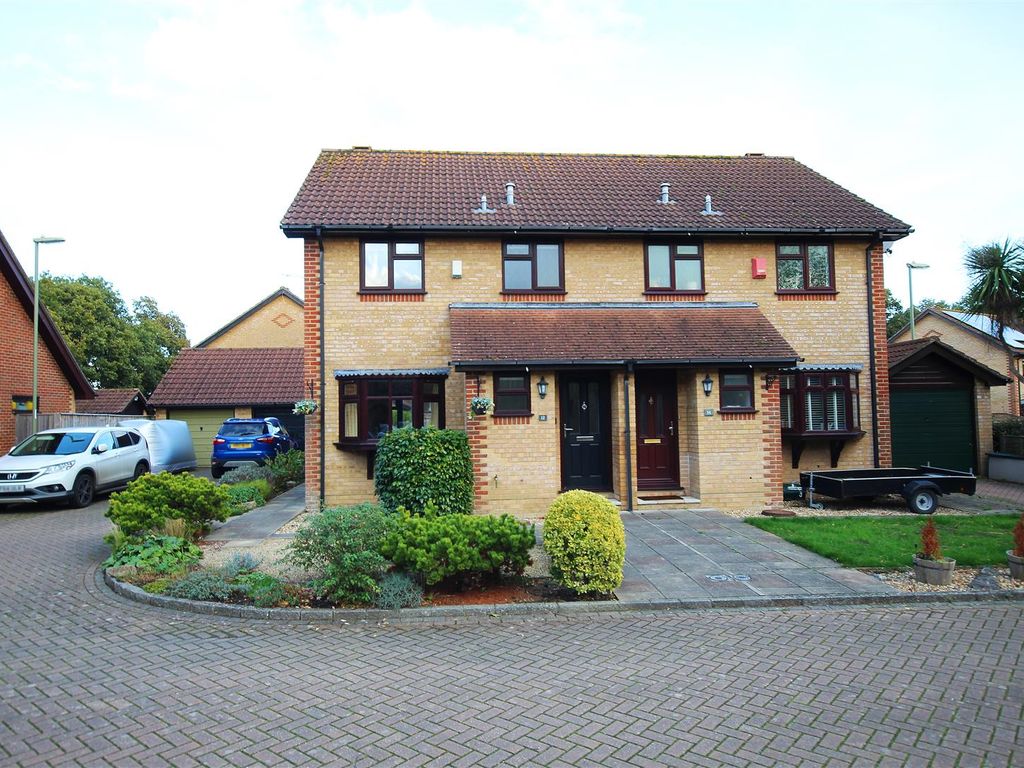 3 bed semidetached house to rent in Yerville Gardens, Hordle