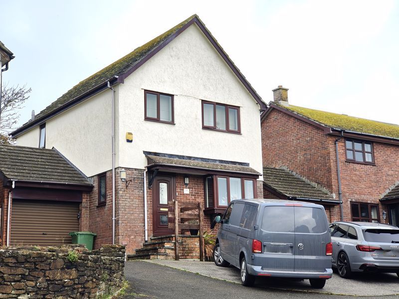 3 bed detached house for sale in Parc Godrevy, Newquay TR7, £425,000