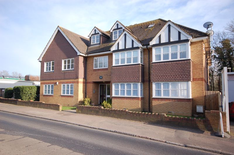 1 bed flat to rent in Uxbridge Road, Rickmansworth WD3, £1,150 pcm Zoopla
