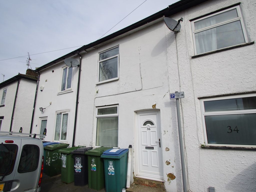 2 bed terraced house to rent in Bedford Street, Watford WD24, £1,600