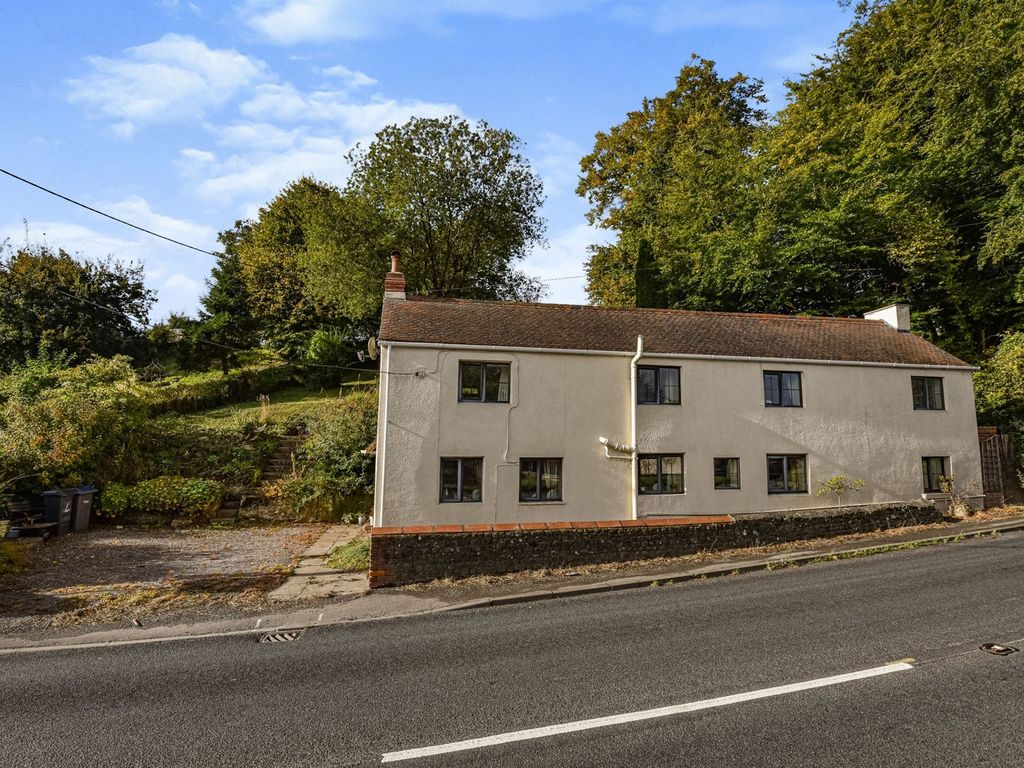 3 bed property for sale in Church Street, Longbridge Deverill