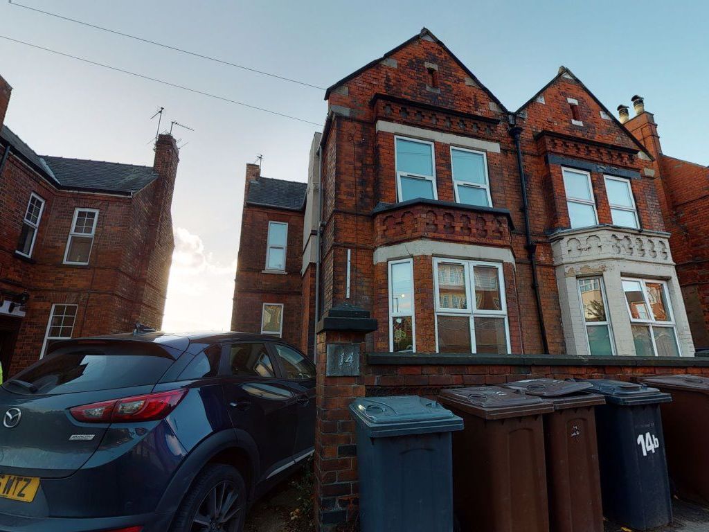 5 bed terraced house to rent in Yarborough Road, Lincoln, Lincs LN1