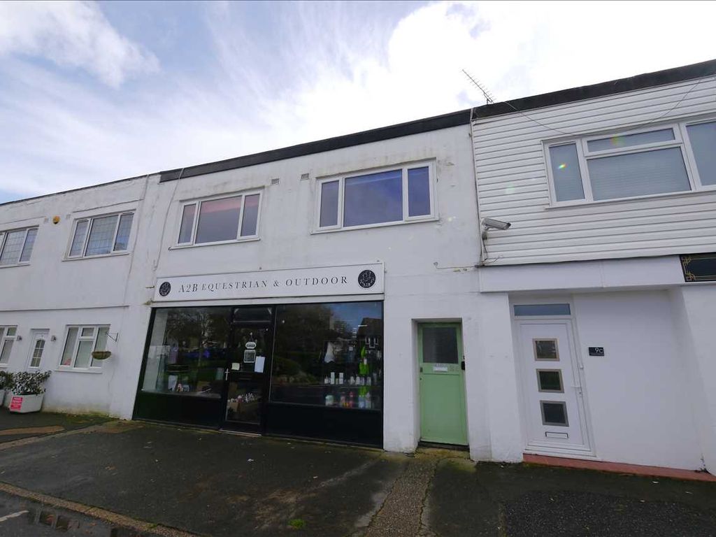 2 bed flat for sale in Ocean Parade, Ferringham Lane, Worthing BN12, £