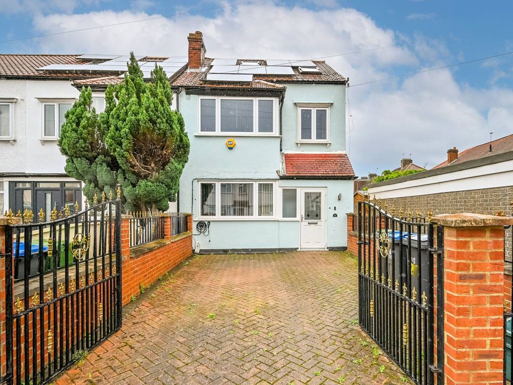 4 bed semidetached house for sale in South Park Grove, New Malden KT3