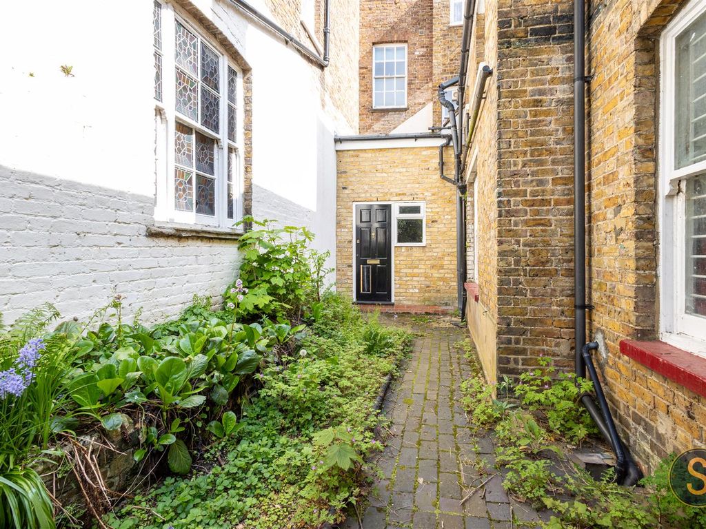 3 bed flat for sale in High Street, Berkhamsted HP4 Zoopla