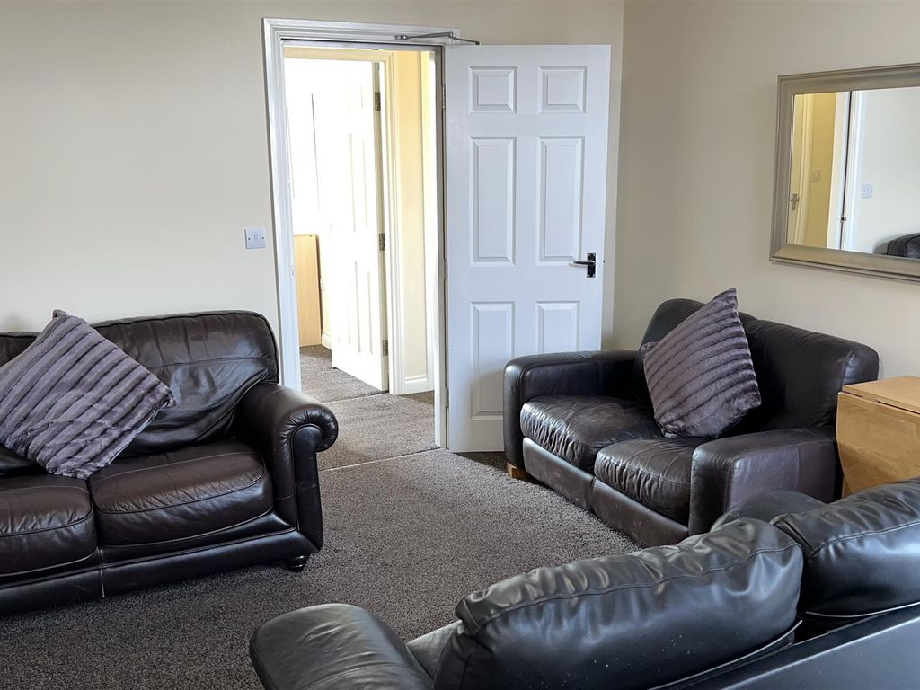 3 bed property to rent in Myrtle Grove, Jesmond, Newcastle Upon Tyne