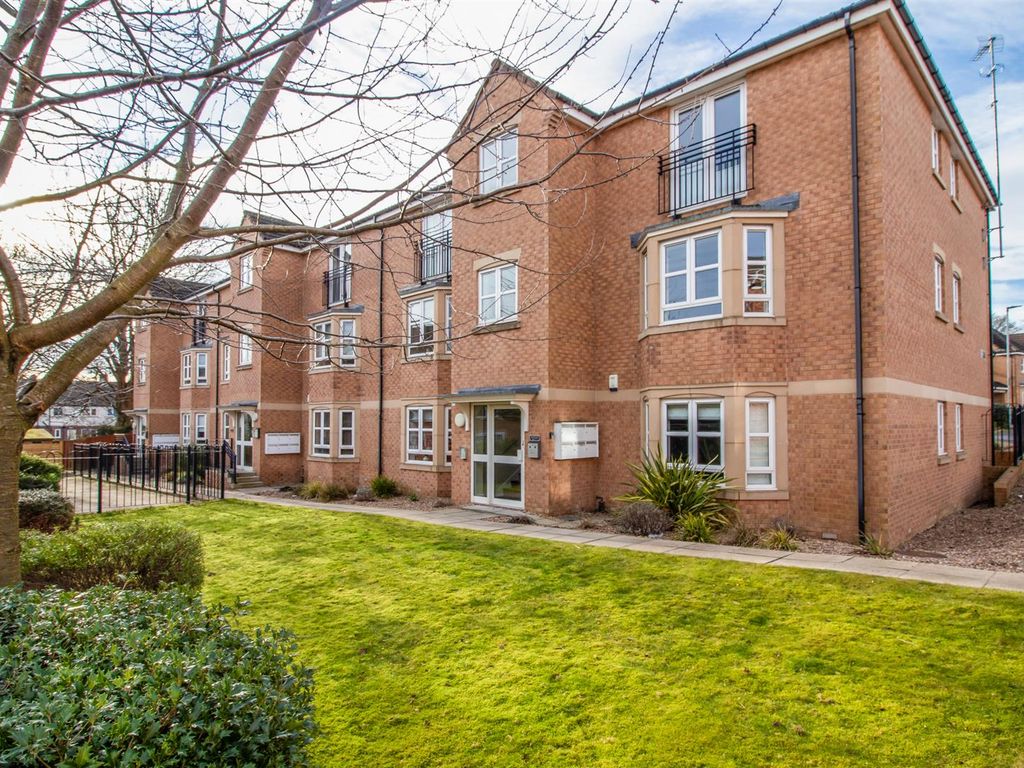 2 bed flat for sale in Royal Troon Mews, Wakefield WF1, £139,950 Zoopla