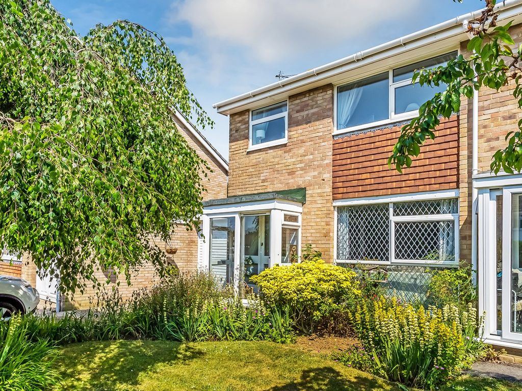 3 bed semidetached house for sale in Churchfield, Edenbridge TN8, £