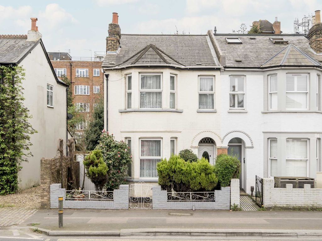 4 bed semidetached house for sale in Worple Road, London SW20, £
