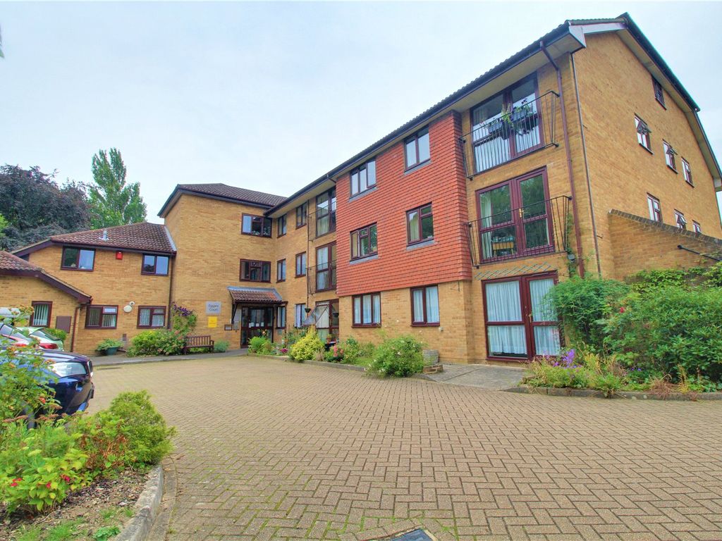 1 bed flat for sale in St. Road East, Aldershot, Hampshire GU12